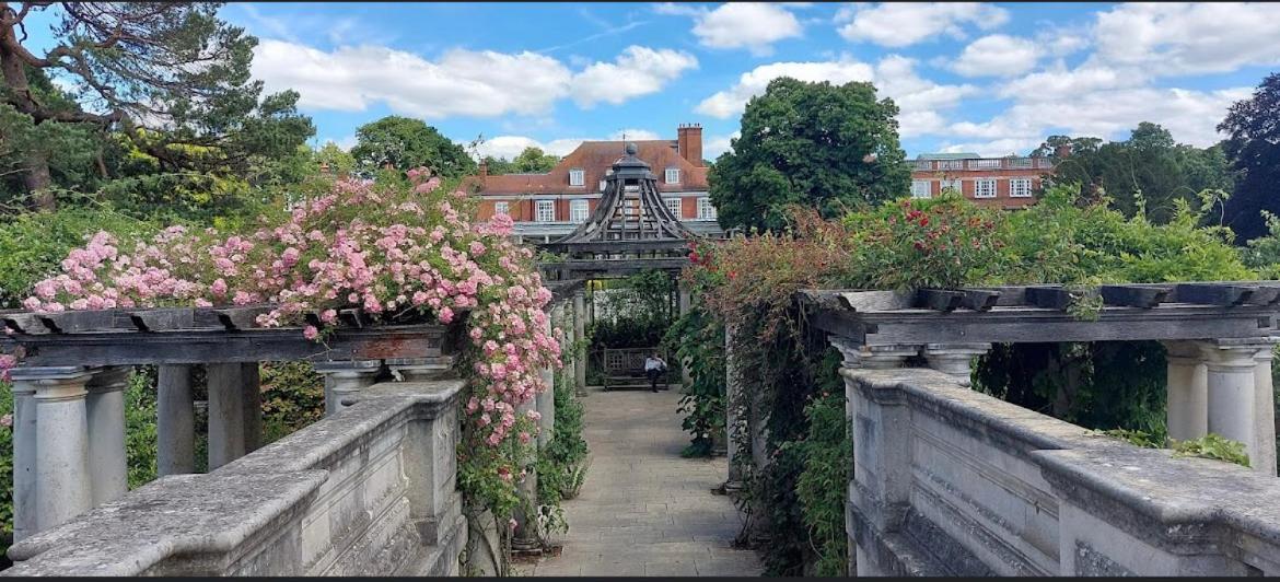 Hampstead Opulence Apartment - Luxurious Split Level Property Londres Exterior foto
